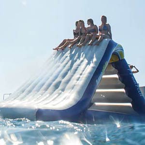 Inflatable wall